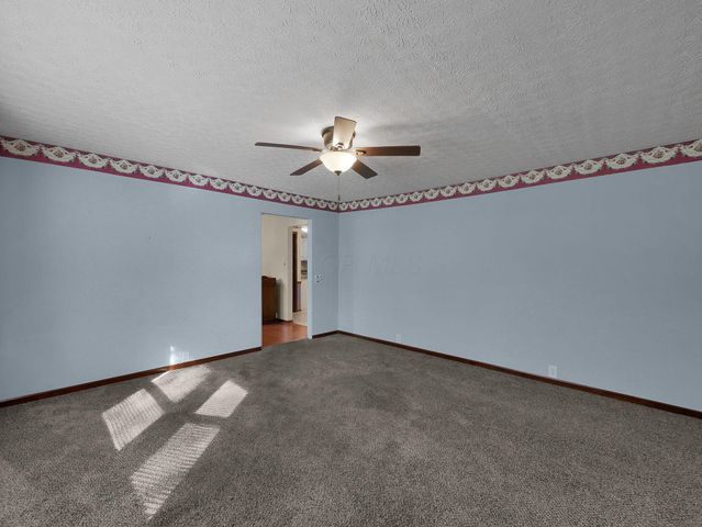 1760 Rainbow Drive NE, Lancaster, OH 43130