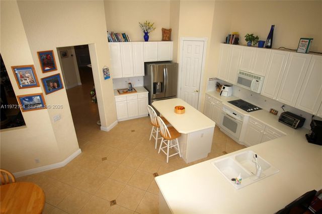 7635 Ironhorse Blvd, West Palm Beach, FL 33412