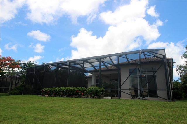 7635 Ironhorse Blvd, West Palm Beach, FL 33412