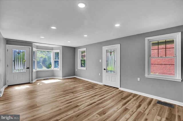 2122 HAMPDEN BLVD, Reading, PA 19604