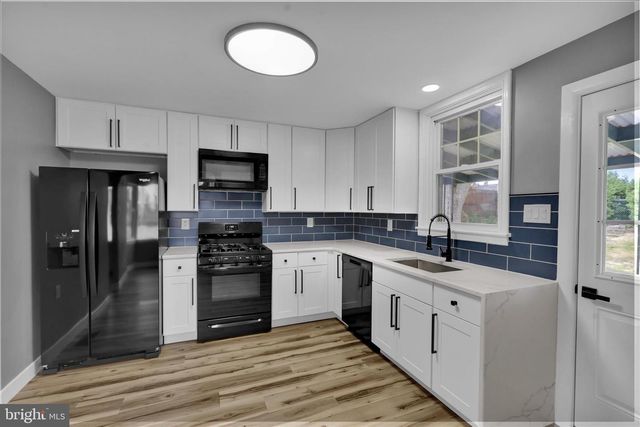 2122 HAMPDEN BLVD, Reading, PA 19604