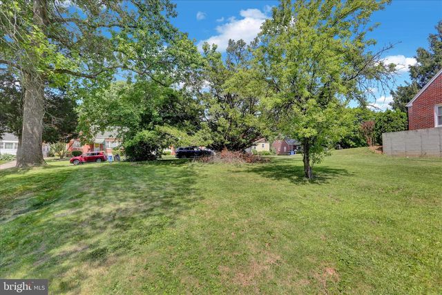 2122 HAMPDEN BLVD, Reading, PA 19604