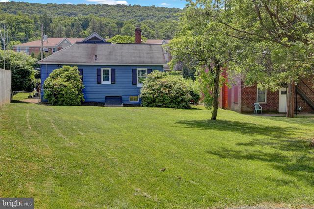 2122 HAMPDEN BLVD, Reading, PA 19604