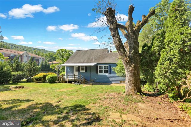 2122 HAMPDEN BLVD, Reading, PA 19604