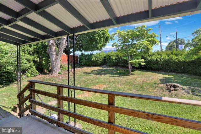 2122 HAMPDEN BLVD, Reading, PA 19604