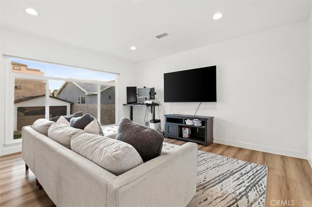 307 S Hillcrest, La Habra, CA 90631