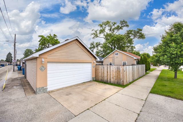 1700 N 37th Avenue, Stone Park, IL 60165
