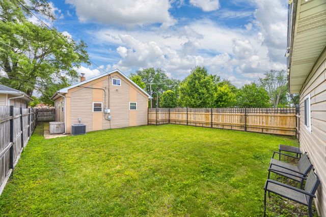 1700 N 37th Avenue, Stone Park, IL 60165
