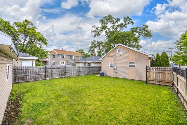 1700 N 37th Avenue, Stone Park, IL 60165