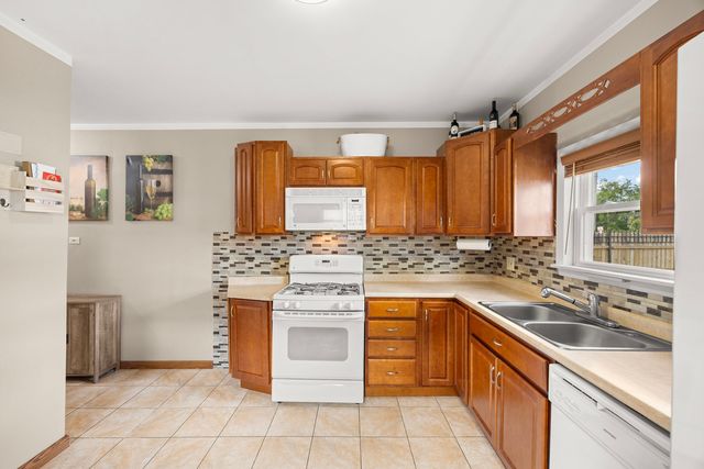 1700 N 37th Avenue, Stone Park, IL 60165