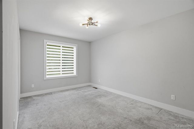 27827 S Moran Street, Harrison Twp, MI 48045