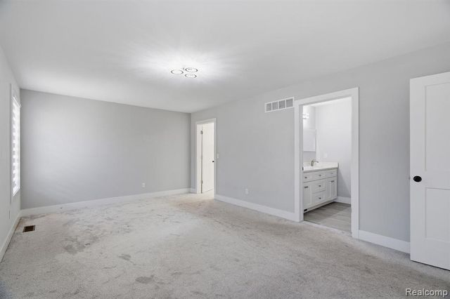 27827 S Moran Street, Harrison Twp, MI 48045