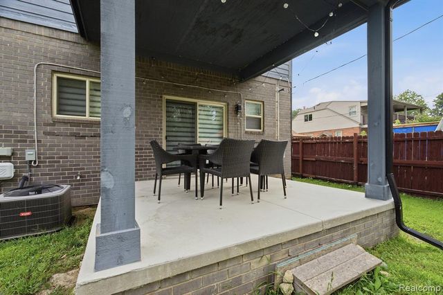 27827 S Moran Street, Harrison Twp, MI 48045