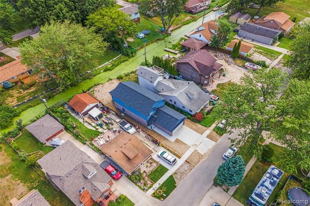 27827 S Moran Street, Harrison Twp, MI 48045