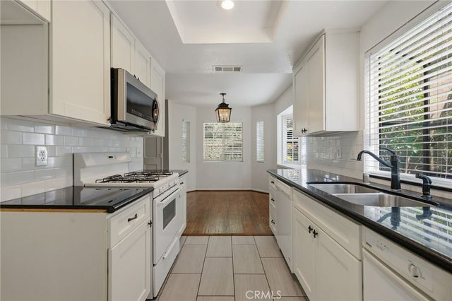 689 W Sierra Madre, Sierra Madre, CA 91024