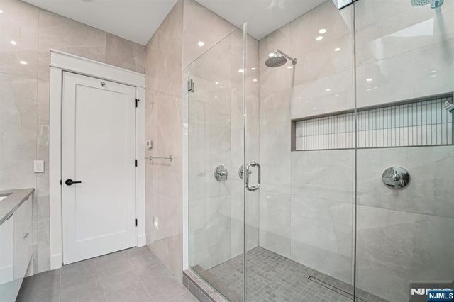 412 Lincoln Avenue, Cliffside Park, NJ 07010