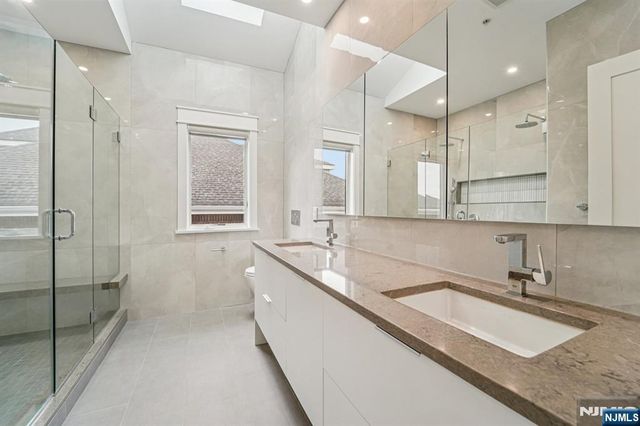 412 Lincoln Avenue, Cliffside Park, NJ 07010