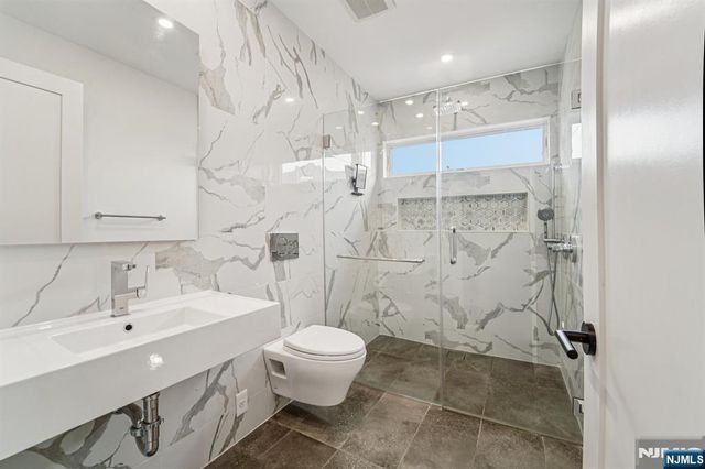 412 Lincoln Avenue, Cliffside Park, NJ 07010