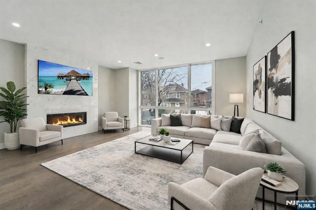 412 Lincoln Avenue, Cliffside Park, NJ 07010