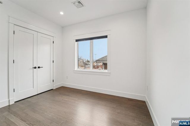 412 Lincoln Avenue, Cliffside Park, NJ 07010