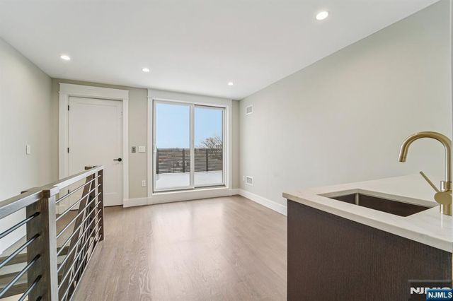 412 Lincoln Avenue, Cliffside Park, NJ 07010