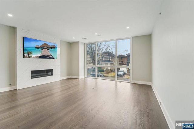 412 Lincoln Avenue, Cliffside Park, NJ 07010