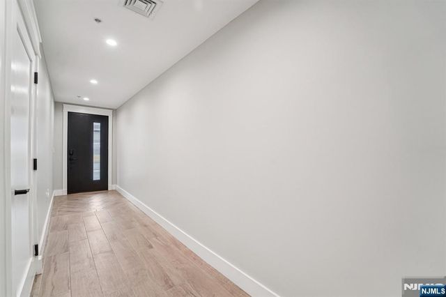 412 Lincoln Avenue, Cliffside Park, NJ 07010