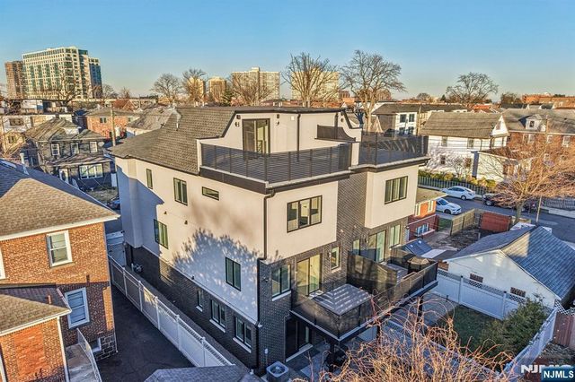 412 Lincoln Avenue, Cliffside Park, NJ 07010