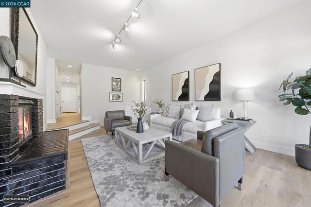 1715 Greenhills Ct, Lafayette, CA 94549