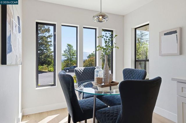 1715 Greenhills Ct, Lafayette, CA 94549