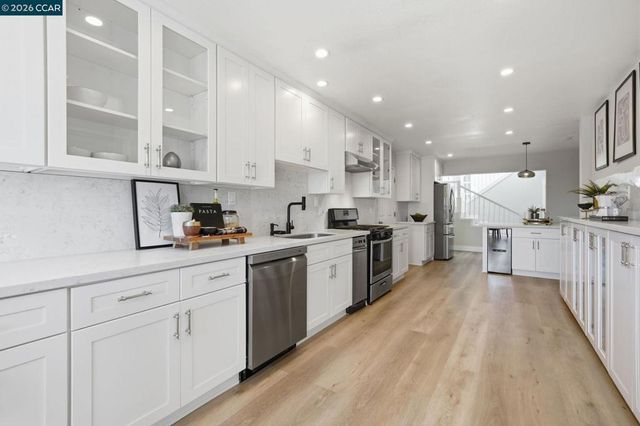 1715 Greenhills Ct, Lafayette, CA 94549