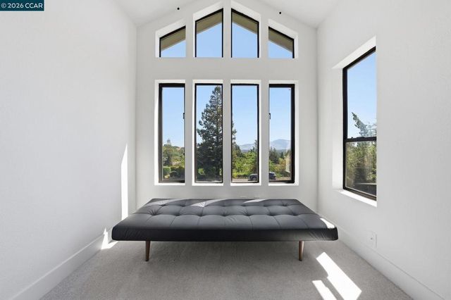 1715 Greenhills Ct, Lafayette, CA 94549