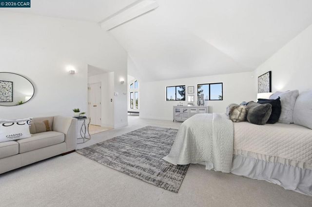 1715 Greenhills Ct, Lafayette, CA 94549