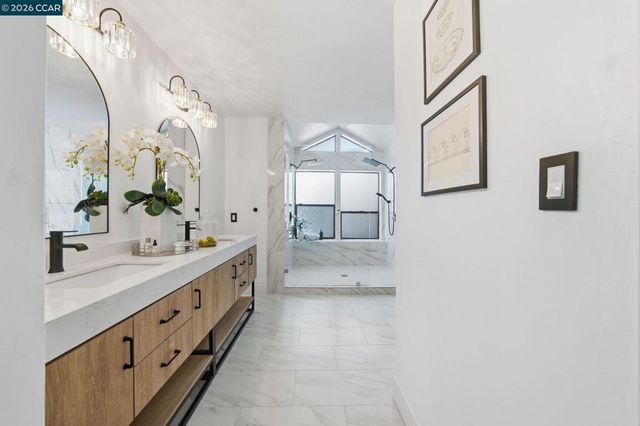 1715 Greenhills Ct, Lafayette, CA 94549