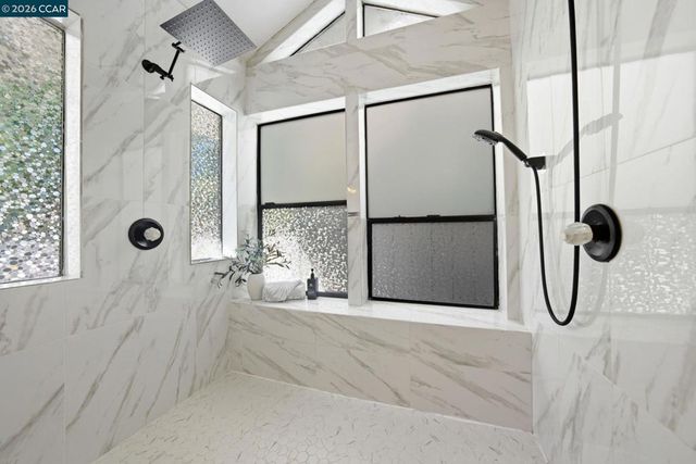 1715 Greenhills Ct, Lafayette, CA 94549