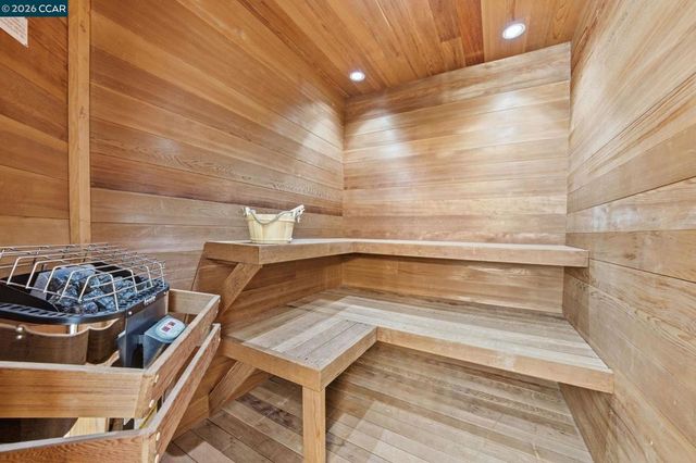 1715 Greenhills Ct, Lafayette, CA 94549