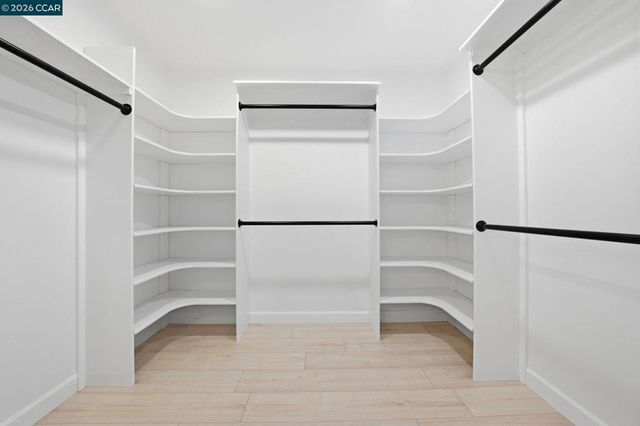 1715 Greenhills Ct, Lafayette, CA 94549