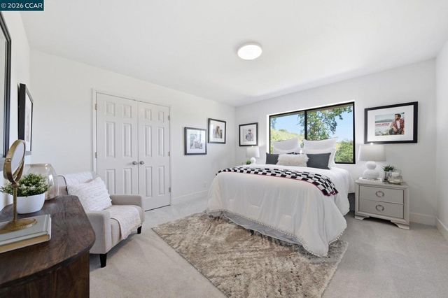 1715 Greenhills Ct, Lafayette, CA 94549