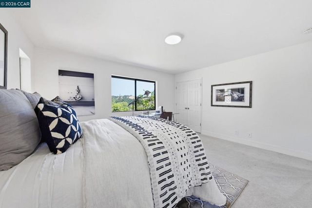 1715 Greenhills Ct, Lafayette, CA 94549