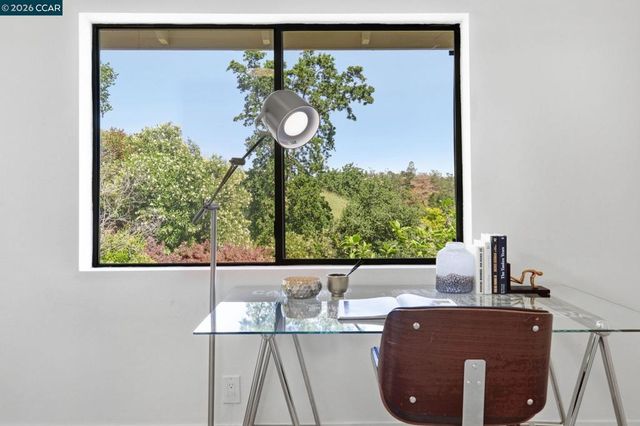 1715 Greenhills Ct, Lafayette, CA 94549