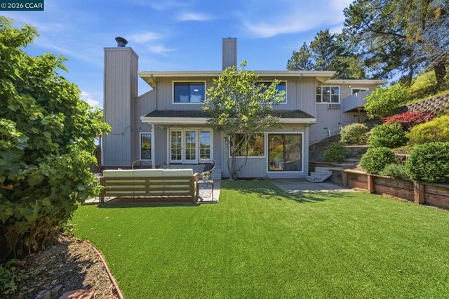 1715 Greenhills Ct, Lafayette, CA 94549