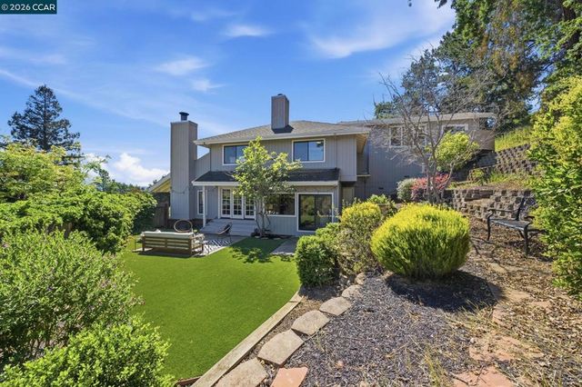 1715 Greenhills Ct, Lafayette, CA 94549