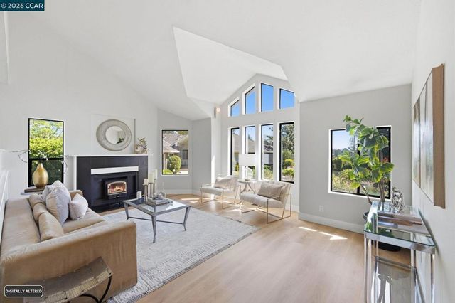 1715 Greenhills Ct, Lafayette, CA 94549