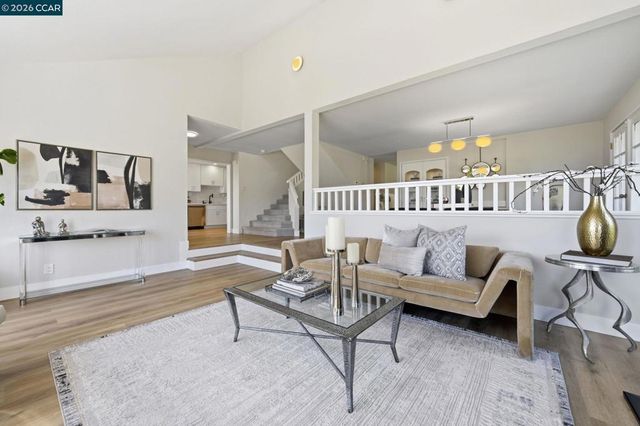 1715 Greenhills Ct, Lafayette, CA 94549