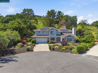 1715 Greenhills Ct, Lafayette, CA 94549