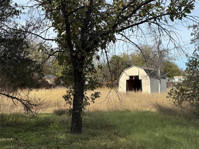 207 Stone Street, Granbury, TX 76048
