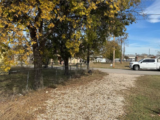 207 Stone Street, Granbury, TX 76048