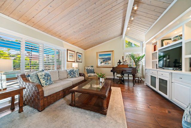 110 E Spearfish Lane, Jupiter, FL 33477