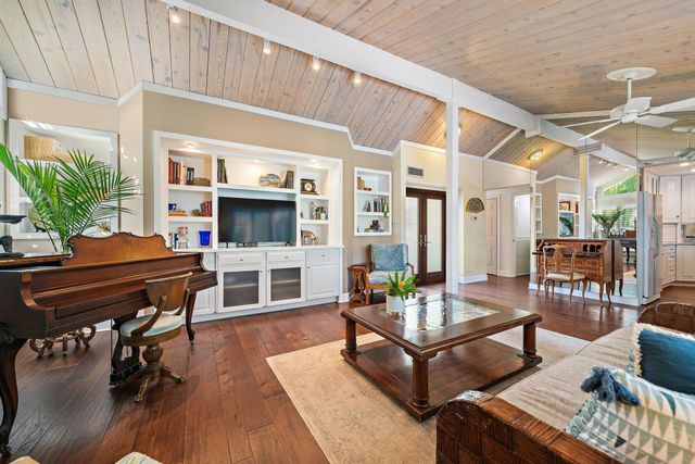 110 E Spearfish Lane, Jupiter, FL 33477