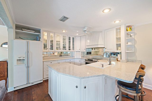 110 E Spearfish Lane, Jupiter, FL 33477